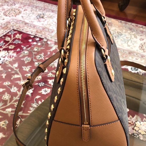 Authentic Michael Kors studded handbag&wallet set - Picture 6 of 8